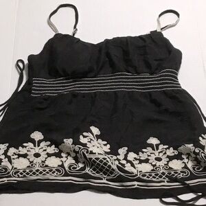 HeartSoul Embroidered Floral Black Top - Sz L